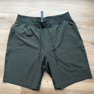 Lululemon Men’s Green Athletic Shorts Size L